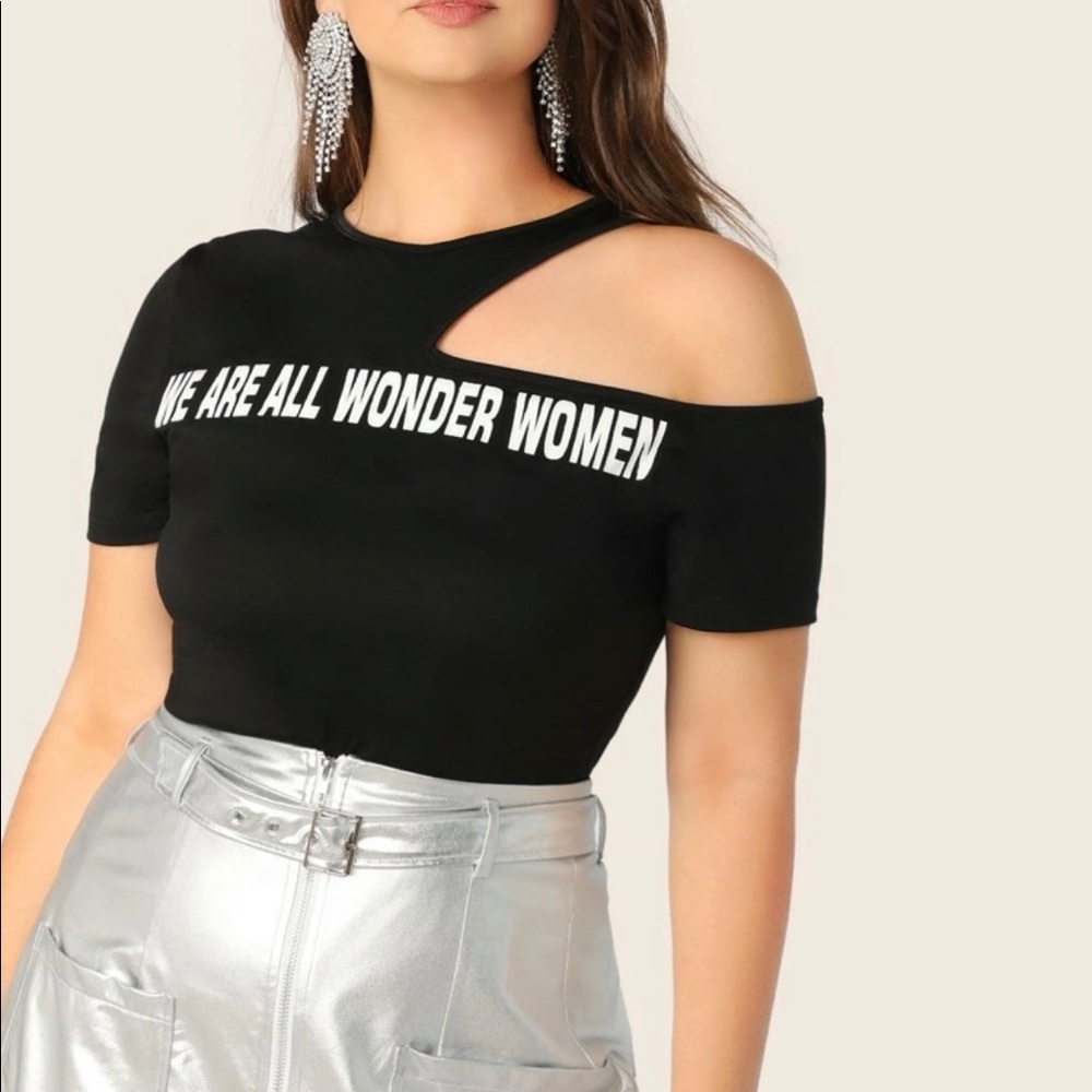 Plus Asymmetric Cutout Shoulder Slogan Print Tee